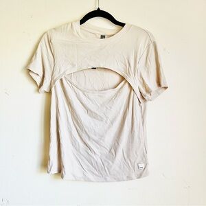 NWOT Vuori Cove Cut Out Tee Fei Ori Short-Sleeved Top | Hollow Sand Dune XL
